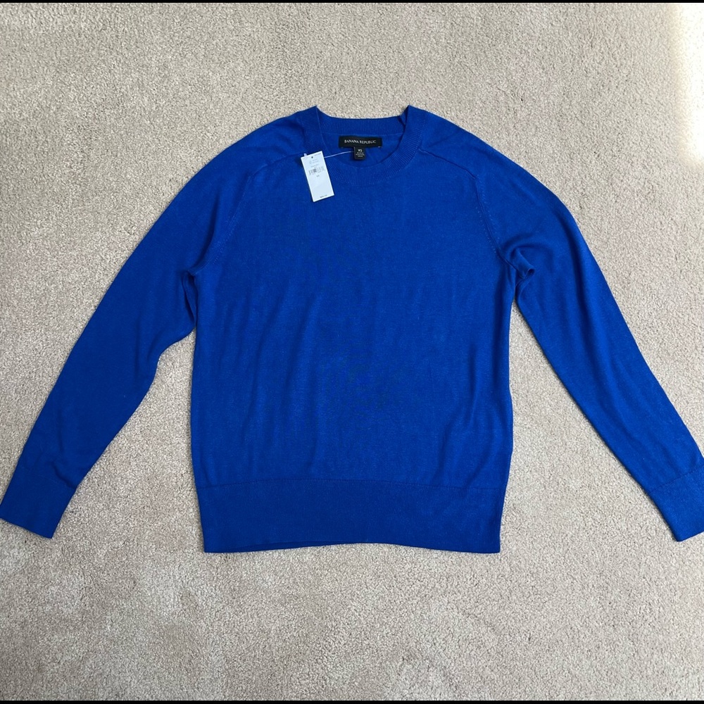 Banana Republic light sweater- NWT